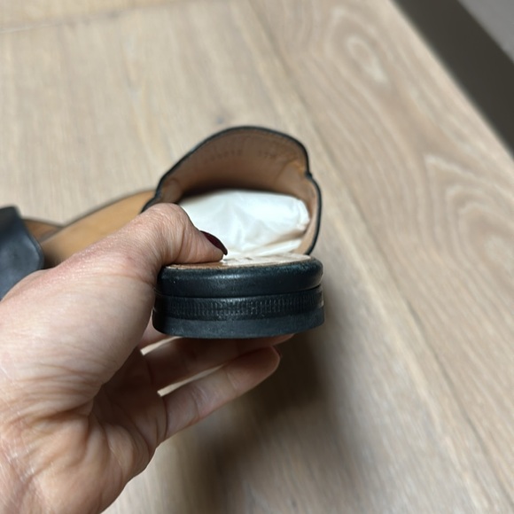 Gucci leatherr mules size 37.5 - Picture 4 of 12